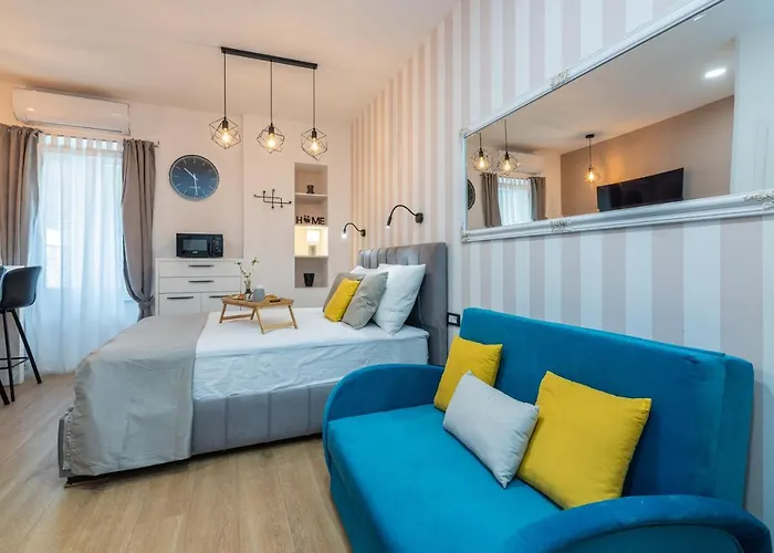 Apartments & Rooms Six