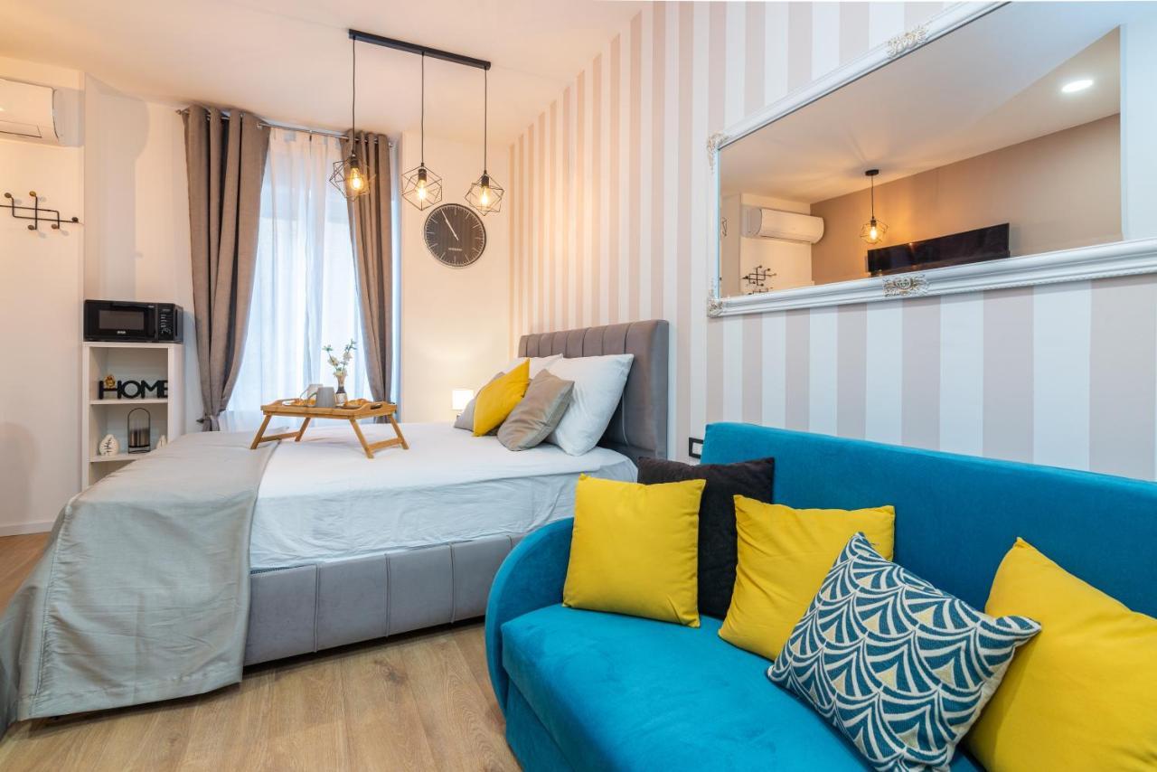 & Six Apartment *