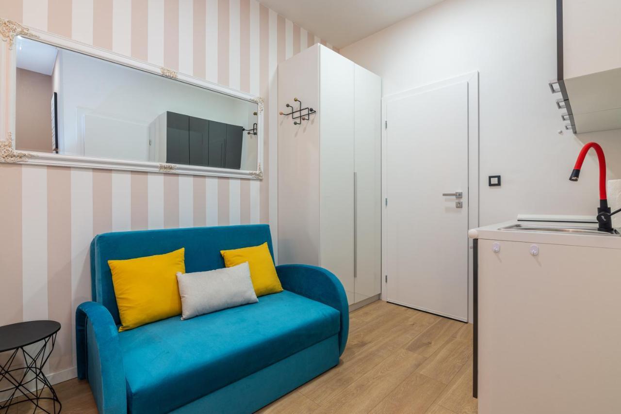 Apartment & Six