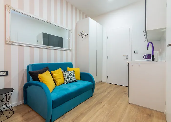 Apartments & Rooms Six